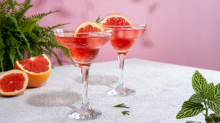 Pomelo Spritz - една по-изтънчена версия на класическия за лятото Aperol Spritz