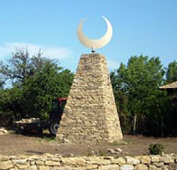 Юзеирови строят нова пирамида в Славяново