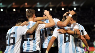 Лионел Скалони остава начело на националния отбор на Аржентина