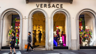 Единственото сигурно вече от дилемата Prada или Versace е че