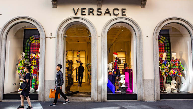 Легендарната марка Versace вече е американска