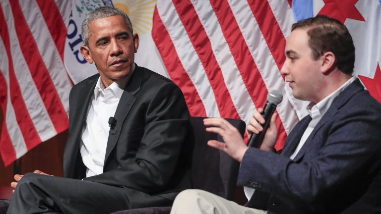 Гражданската ангажираност, а не политиката обсъжда Обама в Чикагския университет 