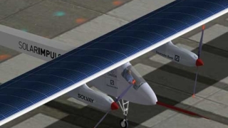 Полетя първият самолет на слънчеви батерии