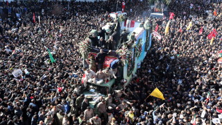 56 загинали и 213 ранени при блъсканица на погребението на Солеймани в Иран