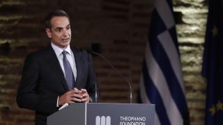 Гръцкият премиер Кириакос Мицотакис предлага бившия еврокомисар и министър а