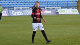 Бранителят на Локомотив Пловдив Мартин Паскалев се обърна с