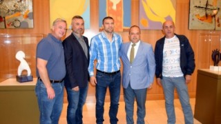 Българският боксьор Тервел Пулев посети в Чикаго художествена изложба на