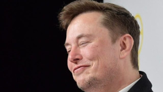 Акциите на Tesla се изстреляха до над $1800 за пръв път в историята