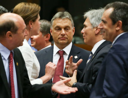 Десетки милиони имигранти заливат Европа, европейците ще са малцинство, алармира Орбан