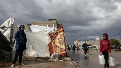 Израелско настъпление на юг в Газа ще превърне Рафах в "кървава баня"