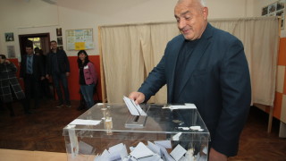 Премиерът Бойко Борисов пак захапа президента Румен Радев Един мъж