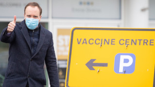 Британският здравен министър Мат Хенкок приветства великолепното постижение на ваксините