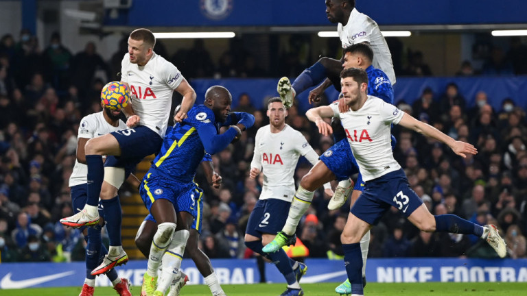 Челси стигна до чиста победа над Тотнъм с 2:0 в