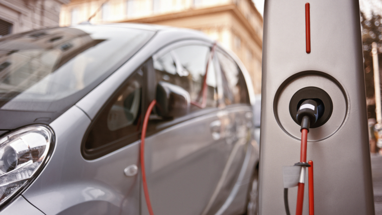 Електрическите коли ще бъдат по-евтини от конвенционалните до 2030 г.