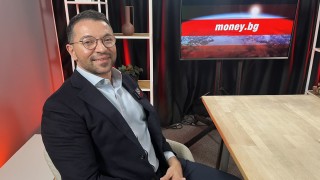 В момента стотици милиарди долари се изсипват в изкуствен интелект