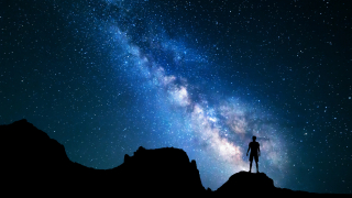 Защо една трета от хората на Земята не могат да видят Млечния път?