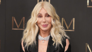 Преди няколко месеца стана ясно че Шер е поискала спешно