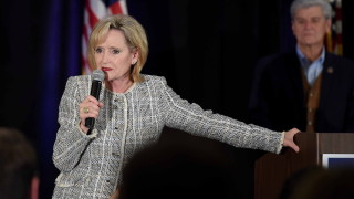 Сенатор Синди Хайд Смит републиканец от американския щат Мисисипи спечели място