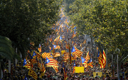 Испания с опит да блокира неформалния референдум за отделянето на Каталуния