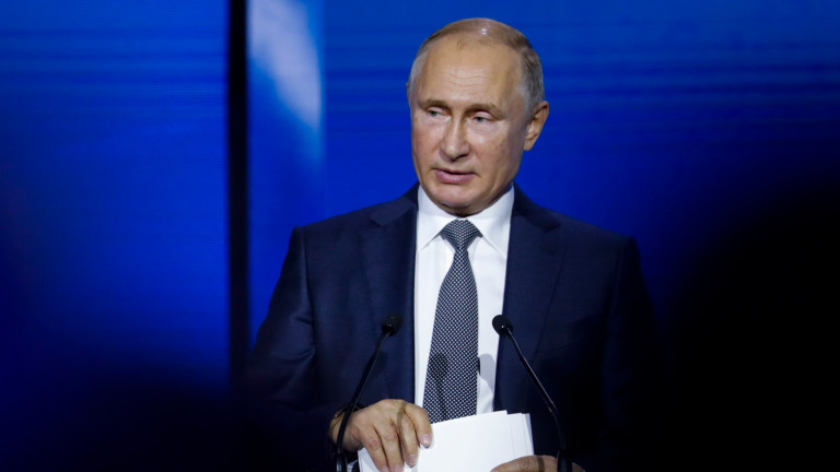 Путин: Тези, които вадят Русия от долара, се прострелват не в крака, а по-нагоре