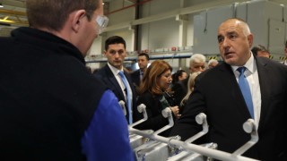 Борисов установил хора, които лягат и стават с неговото име