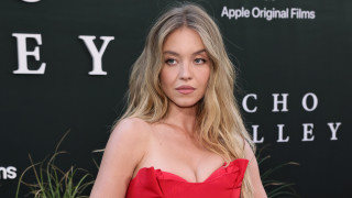 Първи трейлър със Сидни Суийни като прислужница в "Прислужницата"