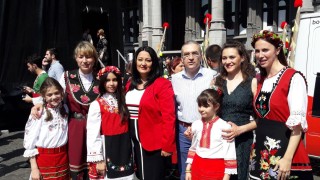 Павлова приветства хиляди на българско хоро в Брюксел