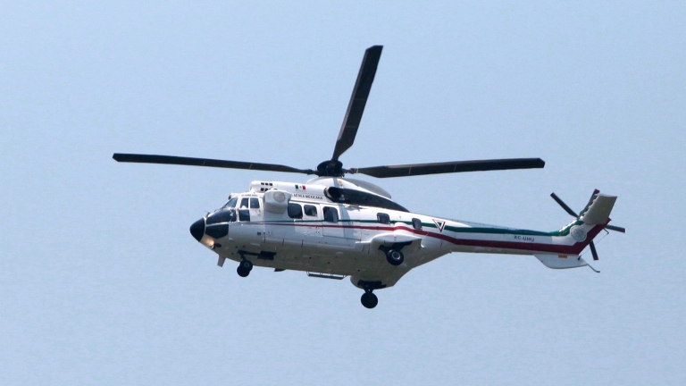 Полицейски хеликоптер се разби на Филипините, съобщава Асошиейтед прес.
Един човек