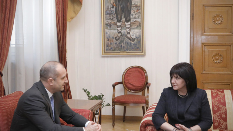 Президентът Румен Радев и председателят на парламента Цвета Караянчева обсъдиха