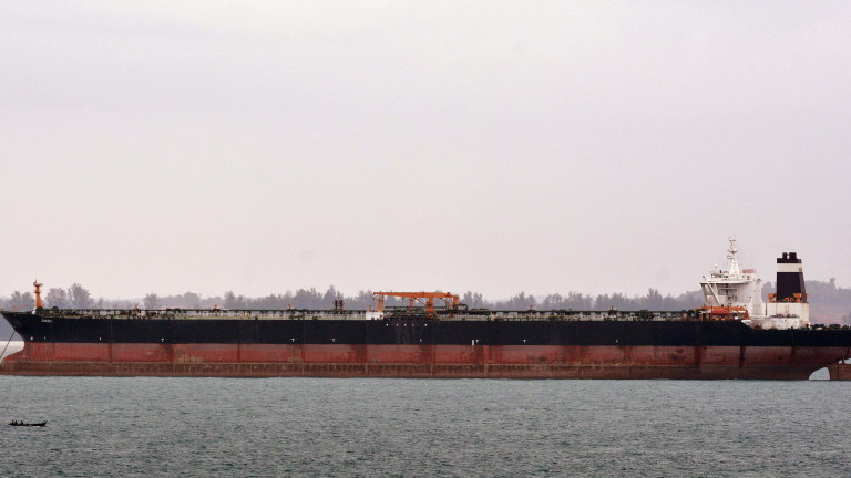Иран е задържал британски танкер за контрабанда на петрол 