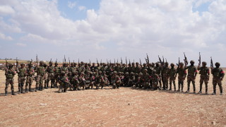 Двадесет и трима души загинаха тази неделя след въоръжени сблъсъци