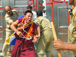 Тибет иска автономия на фона на пекинската Олимпиада