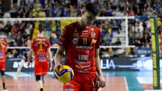 Волейболният национал Александър Николов ще пропусне заради контузия участието на