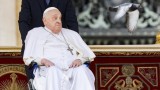 Папа Франциск благодари на лекарите, спасили живота му