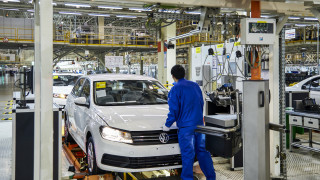 Вече не толкова бляскавият автомобилен производител на Европа Volkswagen планира