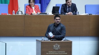 Независимият народен представител напуснал ПП ДБ Радостин Василев ще сезира