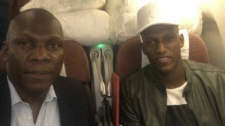 Колумбийският защитник Йери Мина в момента пътува за Барселона Днес