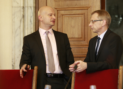 Реализацията на студентите - основен критерий за финансирането на ВУЗ, иска МОН