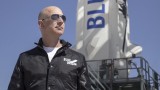 Петиция с над 130 000 подписа призова Безос да не се връща на Земята, след отпътуването в Космоса