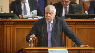 Депутатите продължиха със споровете в парламента дали да приемат декларацията