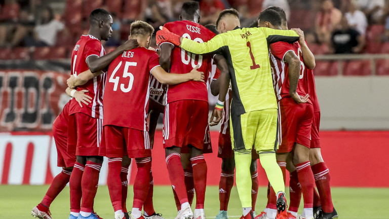 Олимпиакос разби Слован, Васил Божиков си вкара автогол