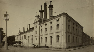 Лъвов мост Орлов мост паметникът на Васил Левски Емблематични обекти