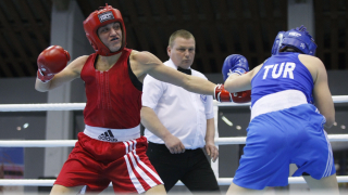 Деница Елисеева постигна трета победа за българския дамски бокс на