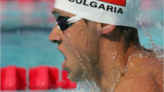 Михаил Александров се класира за полуфиналите на 100 метра бруст
