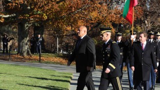 Премиерът Бойко Борисов и българската делегация поднесоха венец на Мемориала