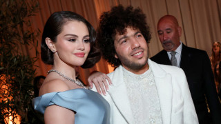 Въпреки разнопосочните коментари за отношенията им Селена Гомес и Бени