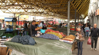 Търговци от Кубрат недоволстват, че неделният пазар е затворен от близо 6 месеца 