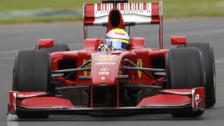 Фелипе Маса отново кара болида на Ферари