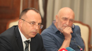 Оставки от мен надолу няма да има заяви земеделският министър