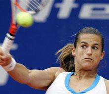 WTA Берлин: Амели Моресмо - Ян 6:3, 6:3